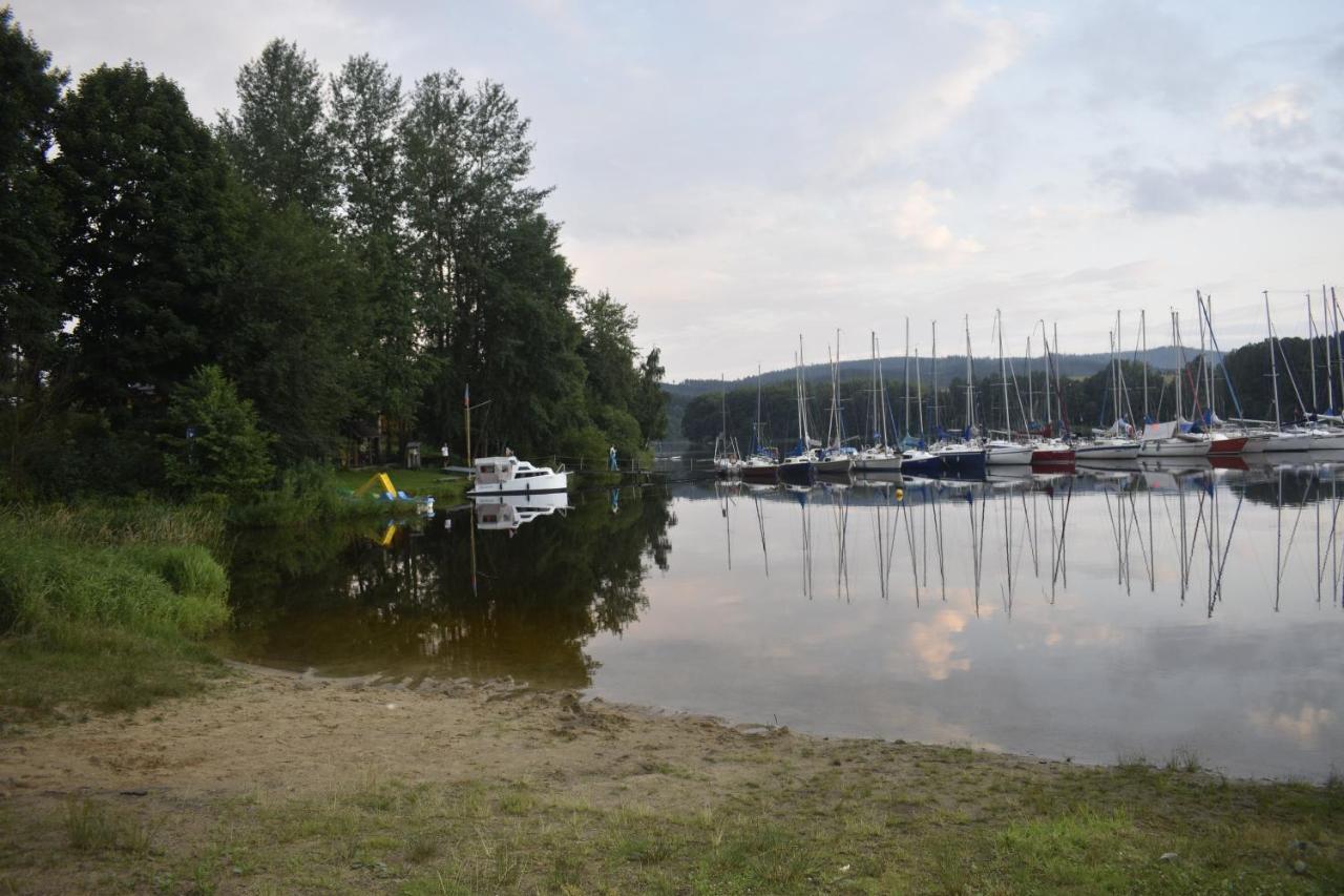 Ubytování Hanka v hotelovém pokoji C408 Frymburk Exteriér fotografie