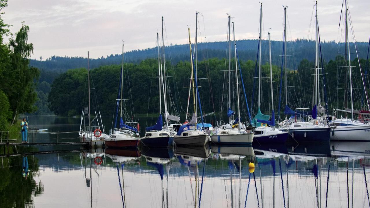 Ubytování Hanka v hotelovém pokoji C408 Frymburk Exteriér fotografie