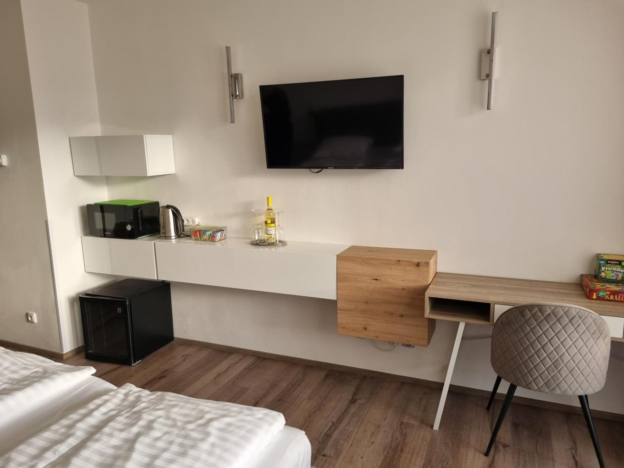Ubytování Hanka v hotelovém pokoji C408 Frymburk Exteriér fotografie